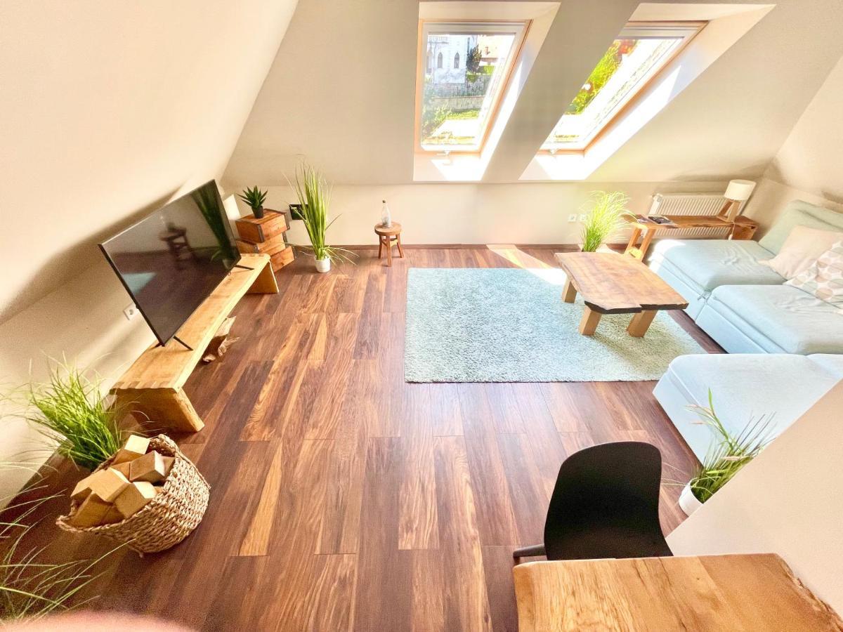 Apartment Wood Deluxe Belvaros *